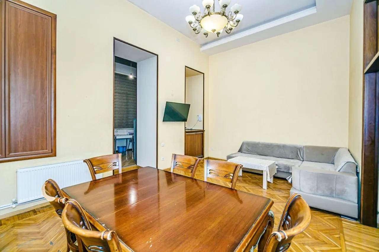 Apartment Pojarni Targovu باكو